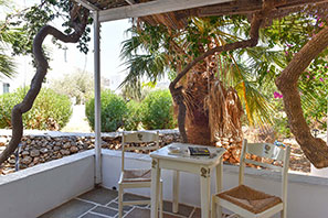 Balcon avec vue sur le jardin