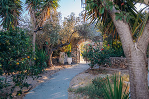 Communal spaces at Giannakas studios in Sifnos