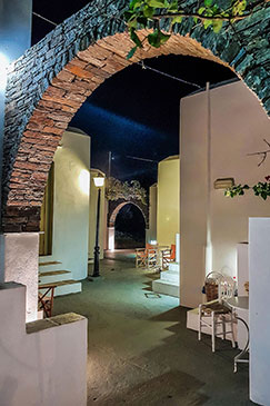 Night photo at Giannakas studios in Sifnos