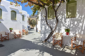 Giannakas studios at Platis Gialos of Sifnos